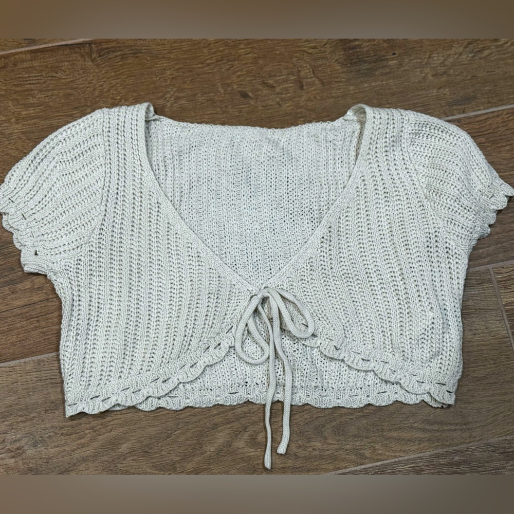 White Cream Cropped Crochet Knit Top with tied bow Small